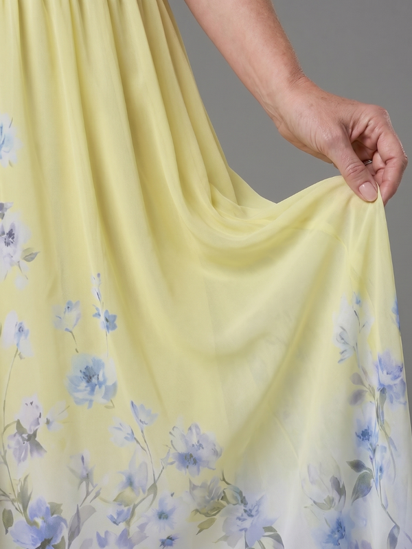 Clarissa | Sleeveless Midi Dress with V Neckline and Soft Floral Hem