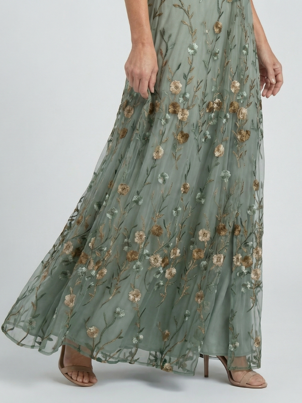 Selora | Airy Floral Halter Maxi Dress