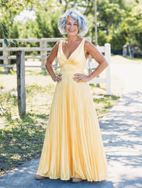 Violet & Grace | Pleated Maxi Dress with V Neckline