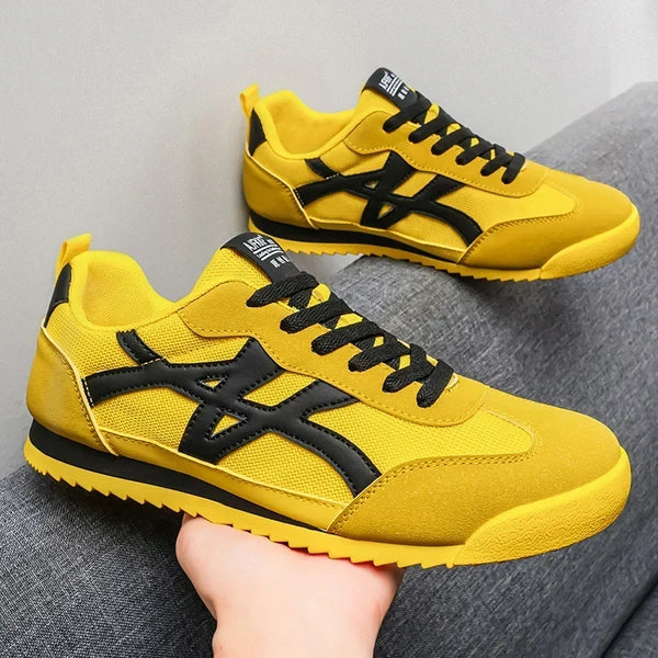 Αθλητικά παπούτσια Vasco με low-top σχεδιασμό, πλάγια όψη